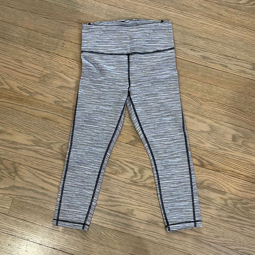 NEW Athleta Capri Leggings